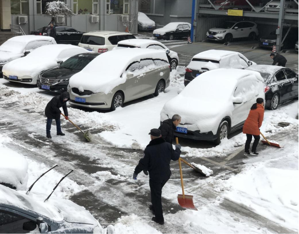 新年迎瑞雪  服务保出行